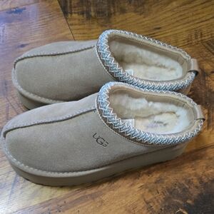 Ugg Tassman Womens Size 8